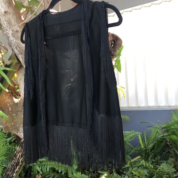 Black fringe vest. dress up evening outfit wear-western look outfit.  Medium - Picture 5 of 6